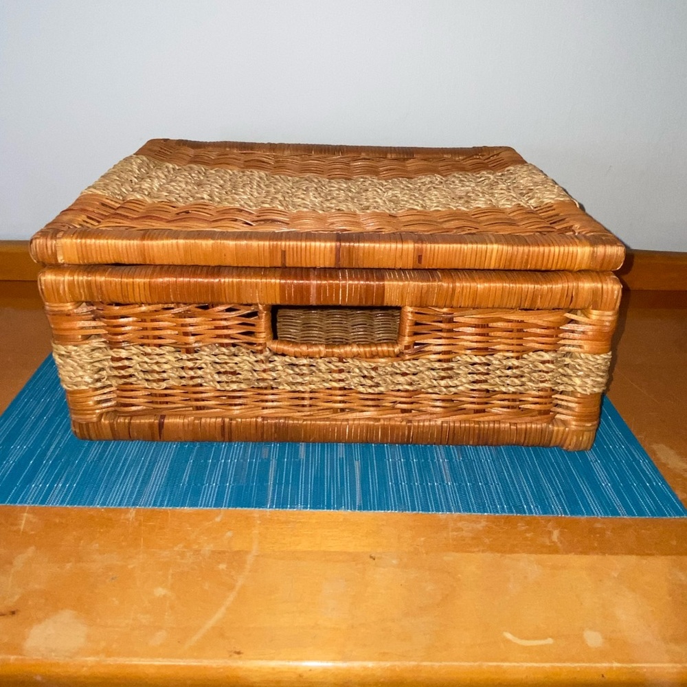 Hinged Wicker Rectangular Basket/Storage Box